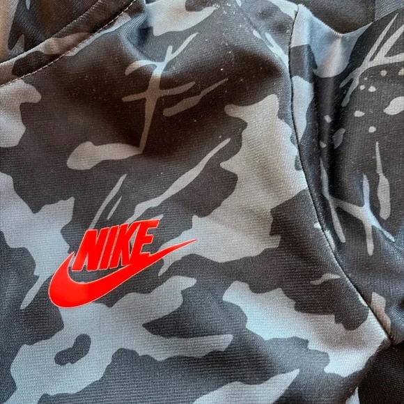 Under Armour Nike Champion Boys Youth Size 6 clothing lot Athletic Athleisure - Picture 5 of 10